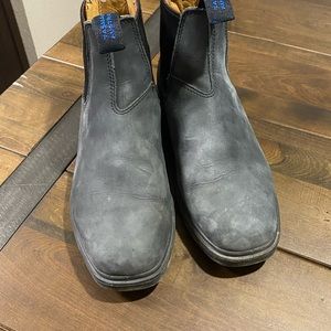 Insulated Blundstone dress boot rustic black